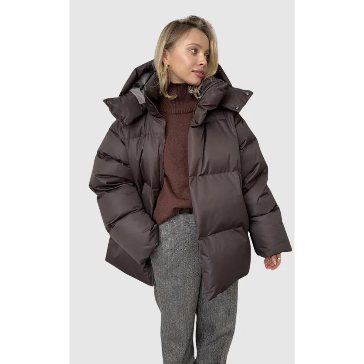 Black Puffer Jacket Women Chic Design Winter Coat for Warmth 1
