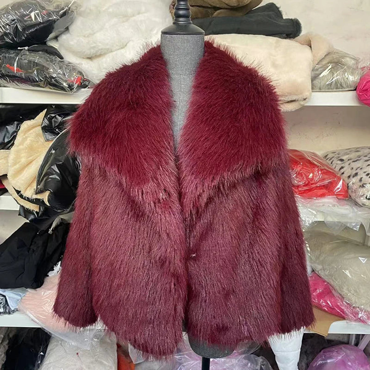 Chic Faux Fur Winter Jacket Women Elegant Cropped Design Stylish Warmth 9