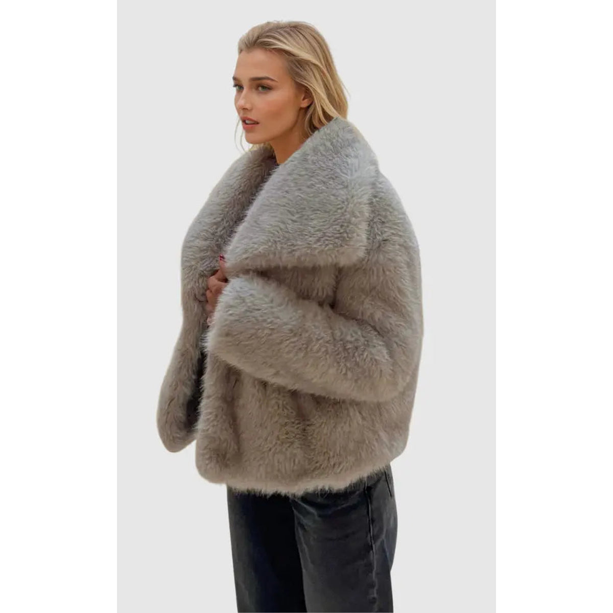 Faux Fur Jacket Stylish Cozy Elegant Winter Fashion Outerwear 1