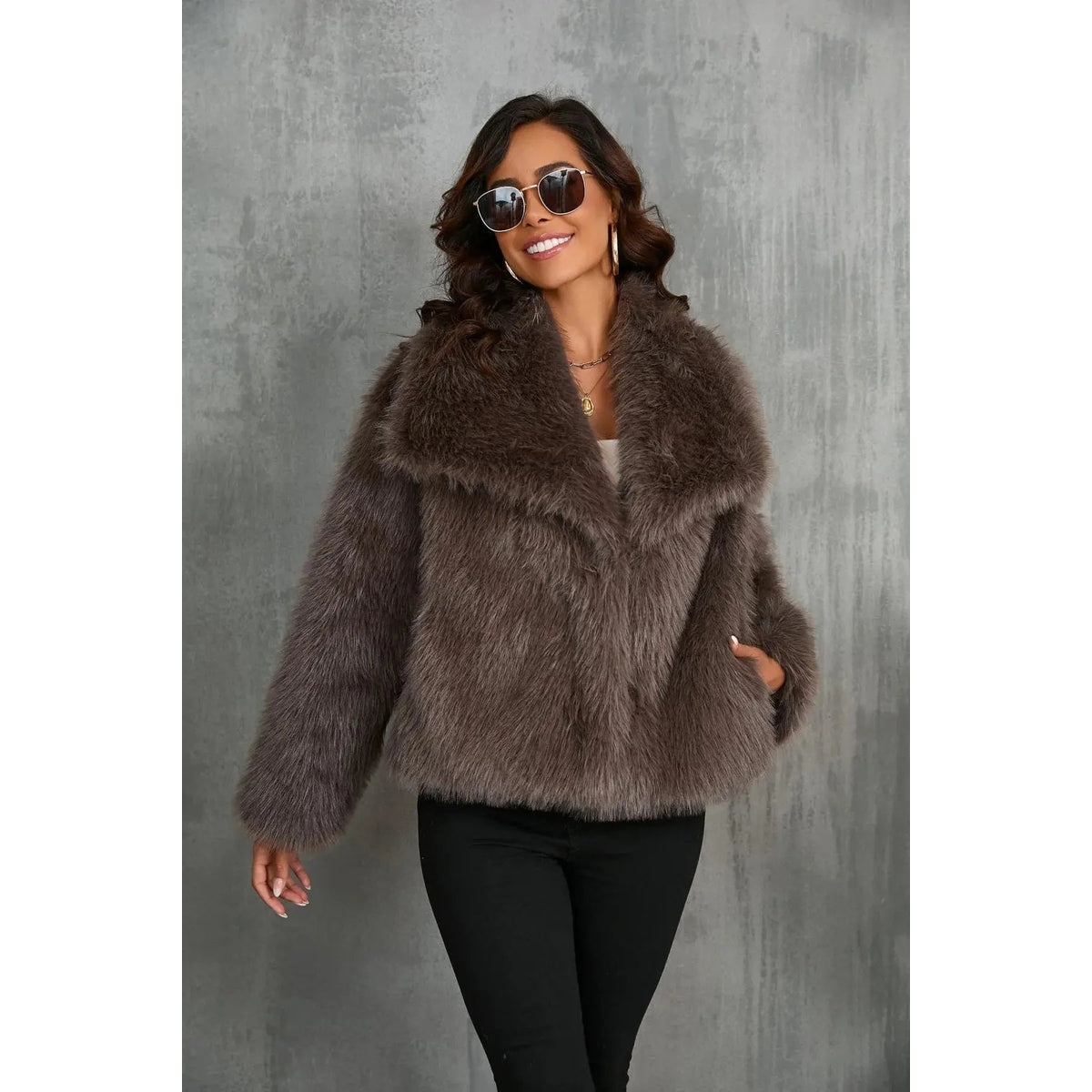 Faux Fur Jacket Stylish Cozy Elegant Winter Fashion Outerwear 4