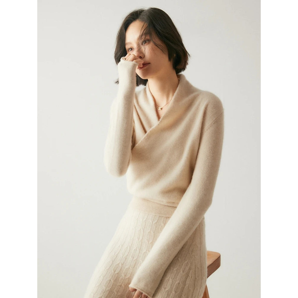 Luxe Cashmere Sweater Women Sophisticated Silhouette Comfortable Fit 5