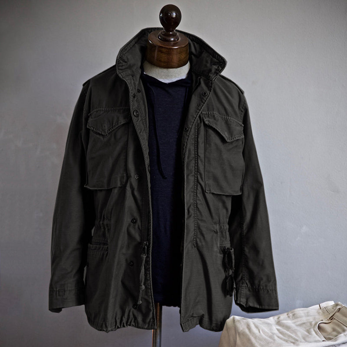 Men's Military Field Jacket Stylish Versatile Design with Adjustable Fit 5
