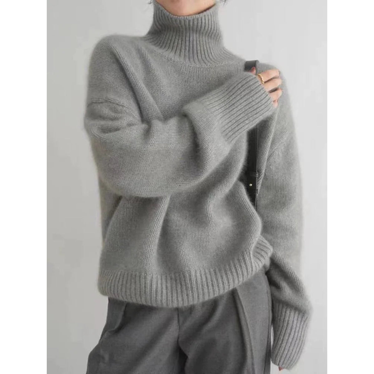 Roll Collar Cashmere Sweater Classic Turtleneck Warmth Elegant Design 2
