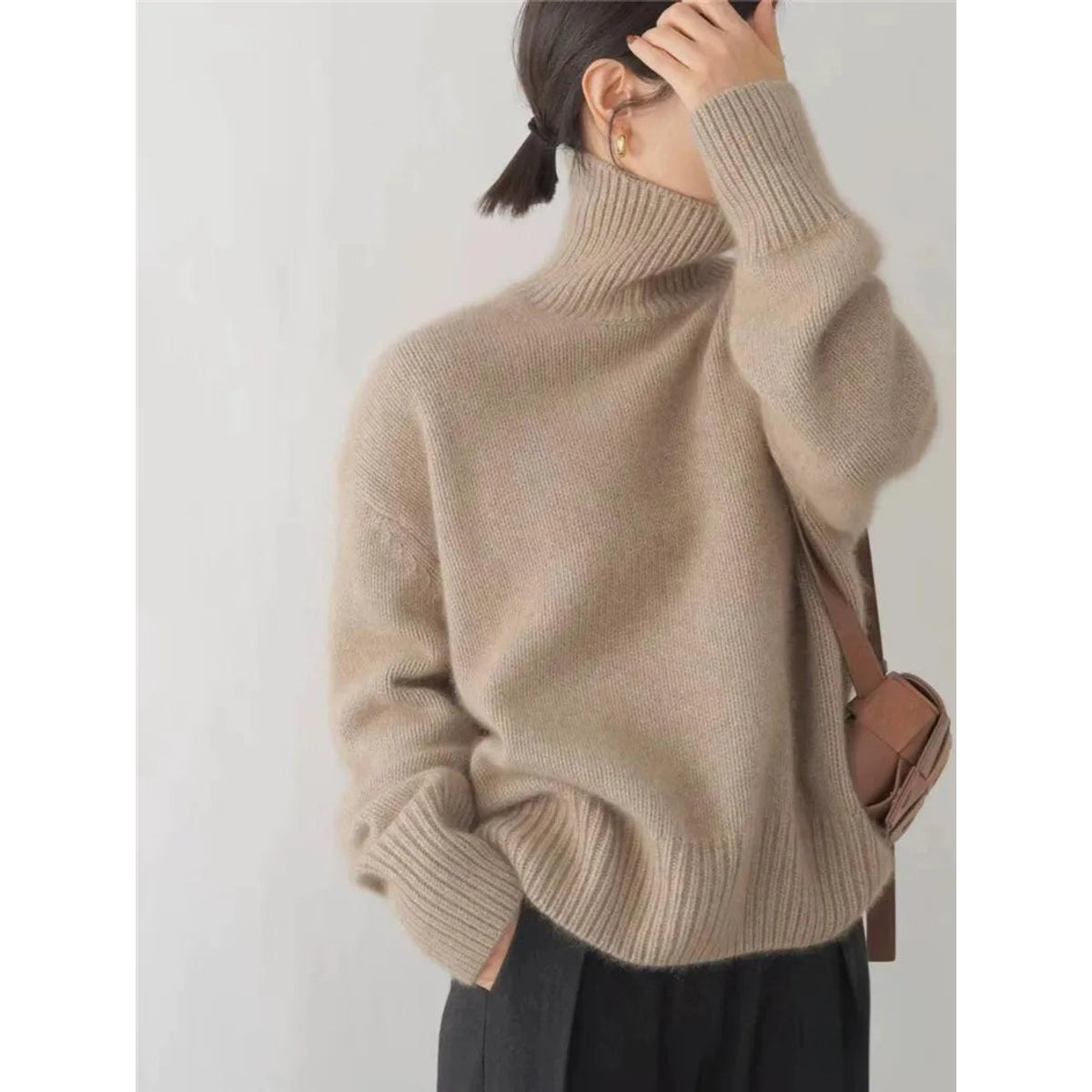 Roll Collar Cashmere Sweater Classic Turtleneck Warmth Elegant Design 5
