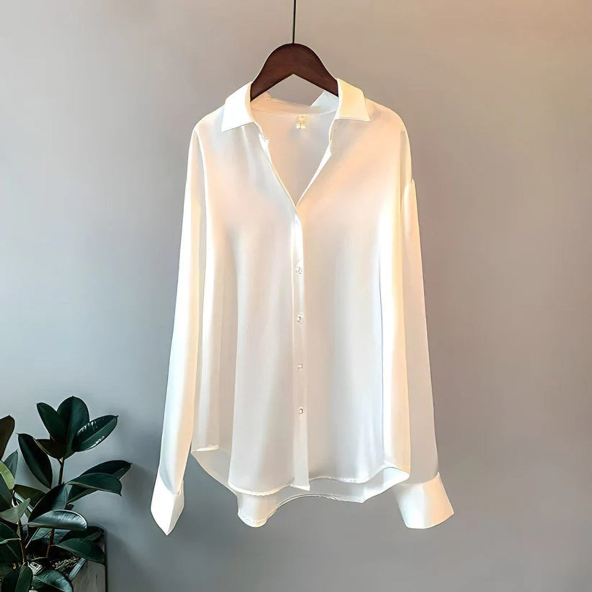 Silk Blouse Women Luxurious Comfort Timeless Design Casual Chic 3