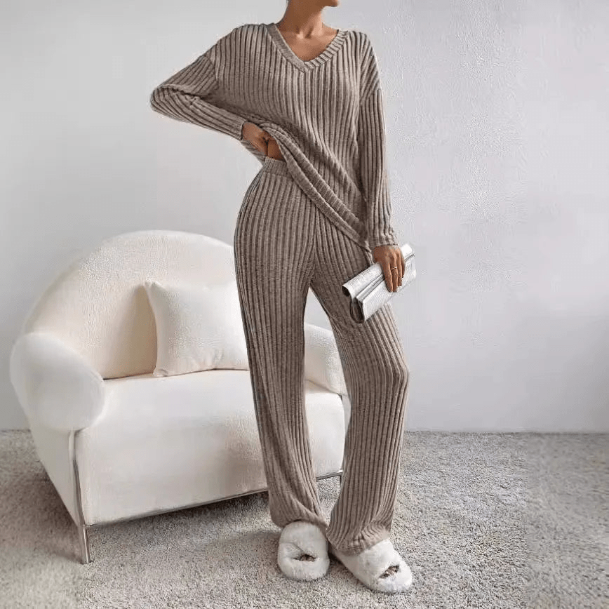 Two-Piece Lounge Set Women Comfortable Chic Loungewear Outfit 12