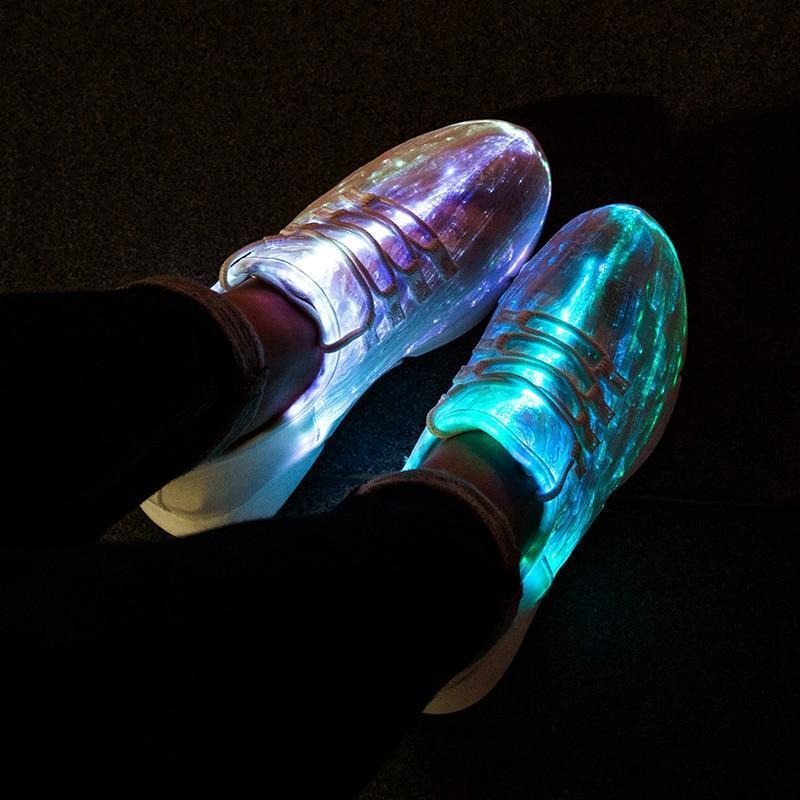 LED leuchtende Turnschuhe