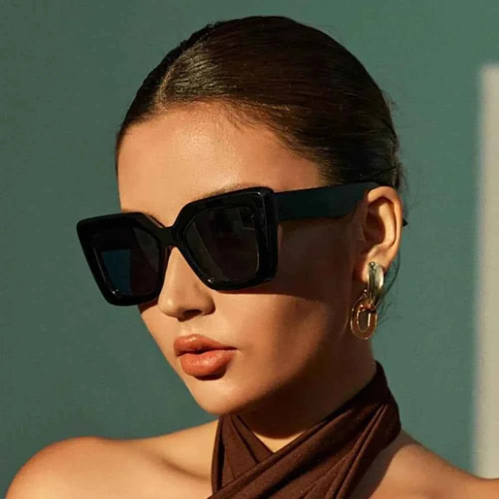 Bold Oversized Cat-Eye Sunglasses - Dark Lens, UV Protection, Unisex Streetwear Eyewear 1