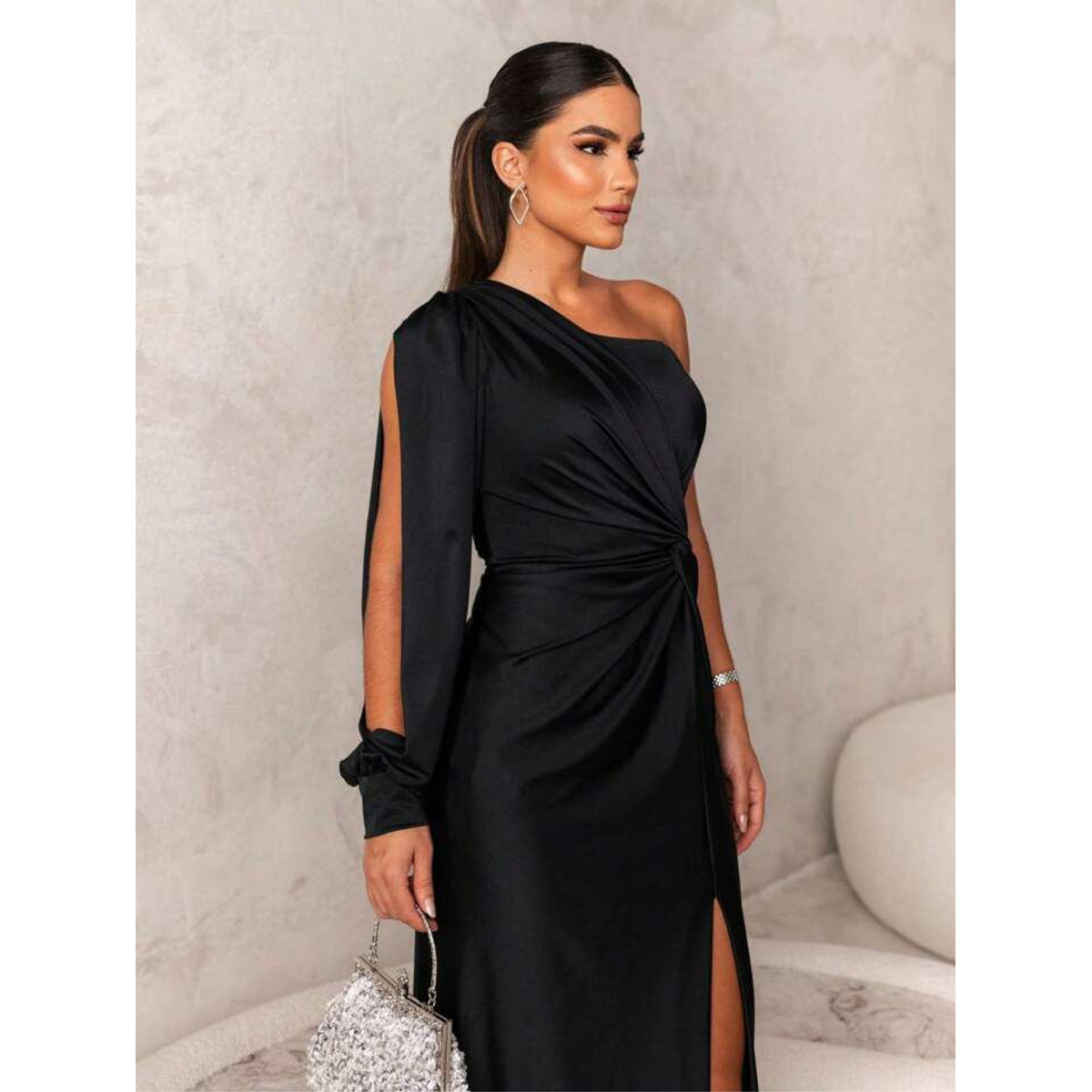 Elegant Evening Dress One-Shoulder Satin Chic with Thigh-High Slit 3