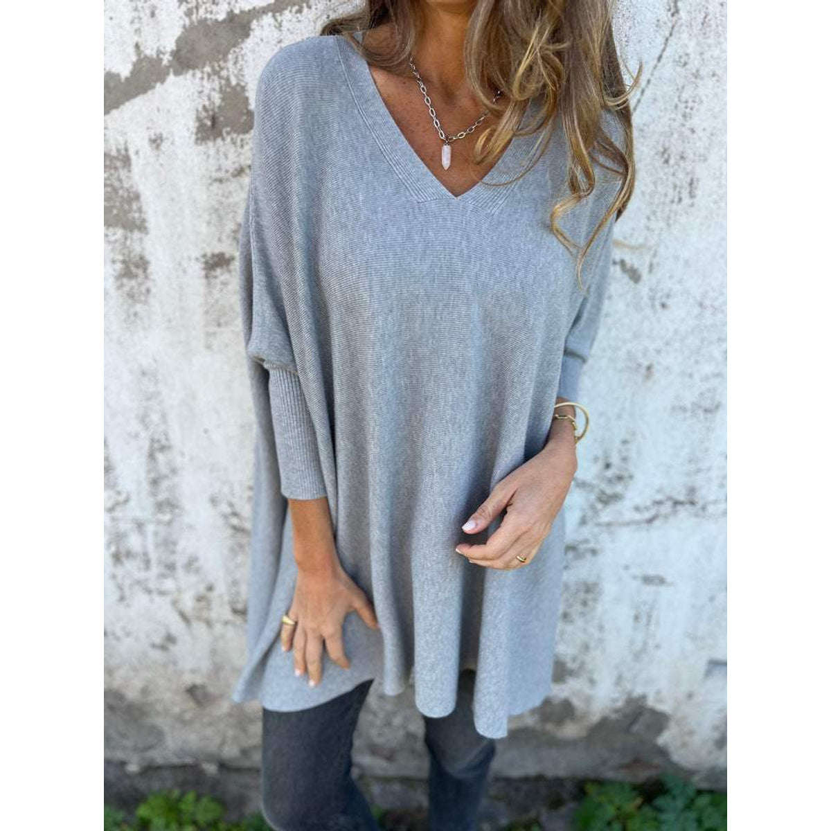 Elegant V-Neck Cashmere Sweater Women Lightweight Spring Summer Chic 2