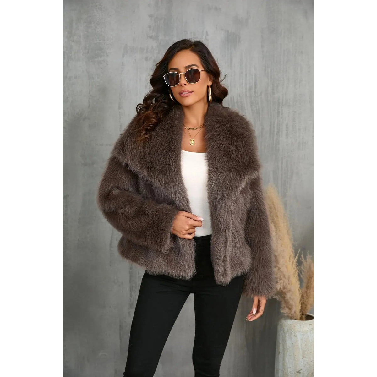 Faux Fur Jacket Stylish Cozy Elegant Winter Fashion Outerwear 3