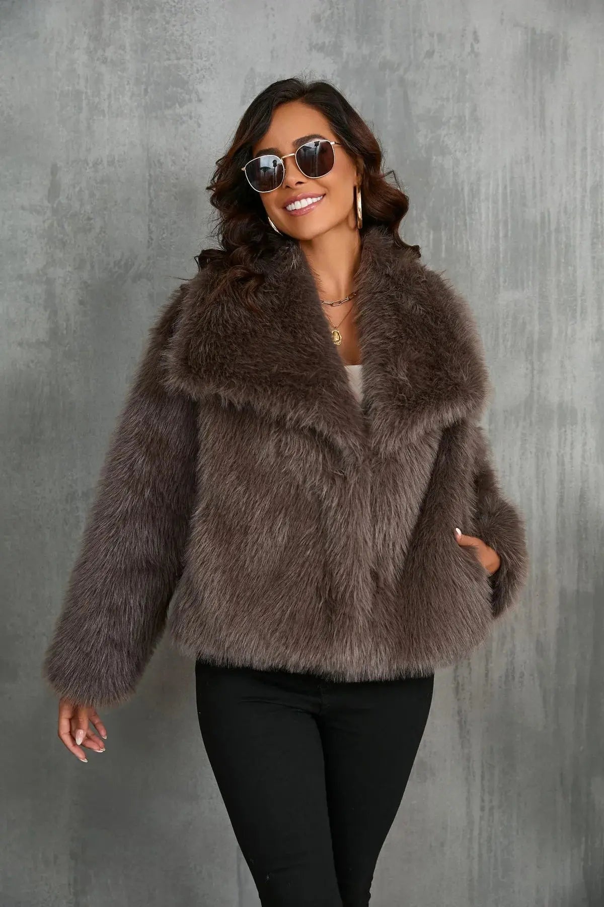 Faux Fur Jacket Stylish Cozy Elegant Winter Fashion Outerwear 4