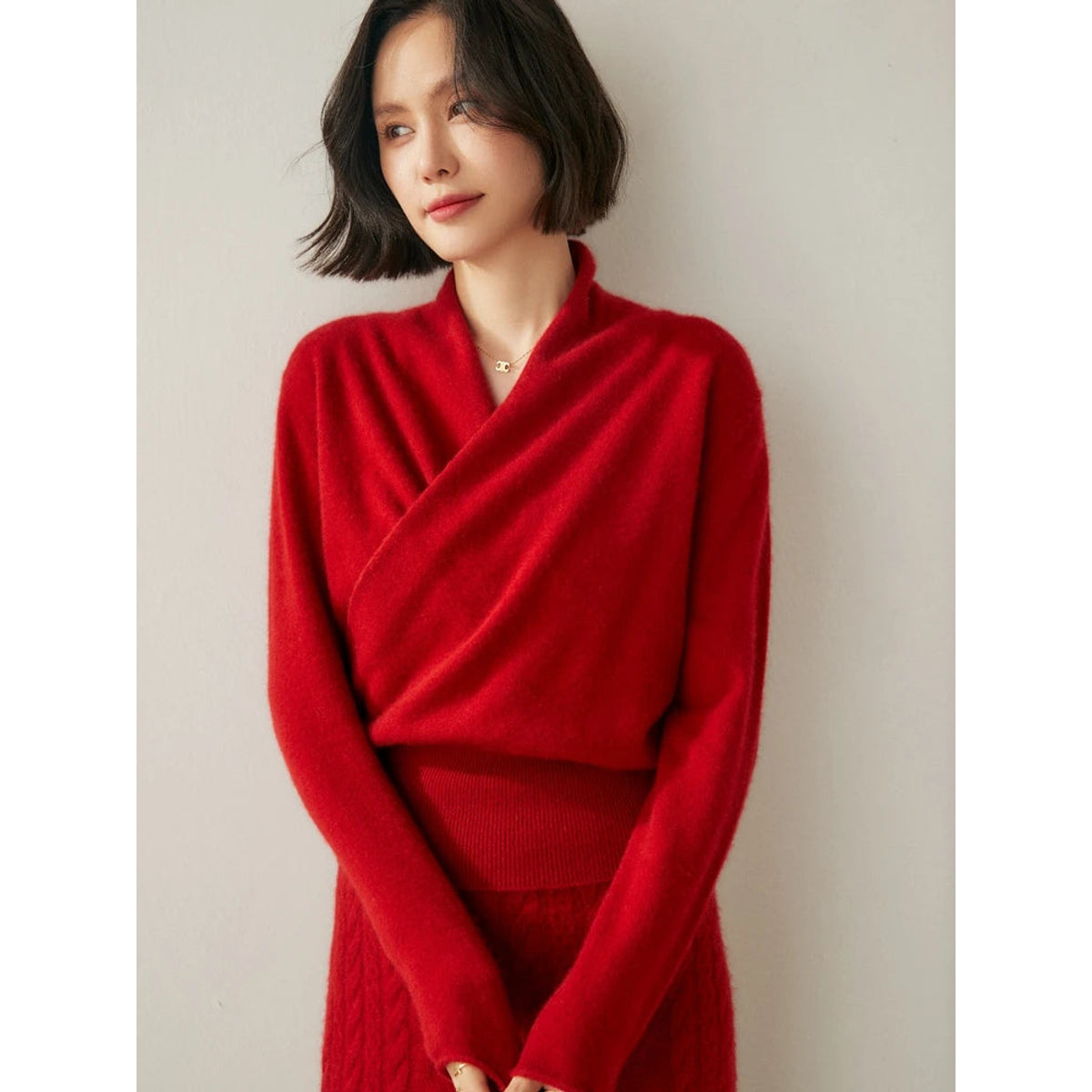 Luxe Cashmere Sweater Women Sophisticated Silhouette Comfortable Fit 4