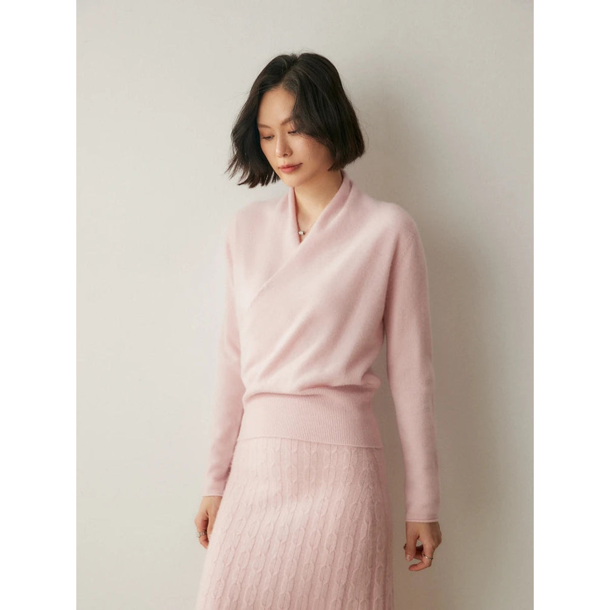 Luxe Cashmere Sweater Women Sophisticated Silhouette Comfortable Fit 7