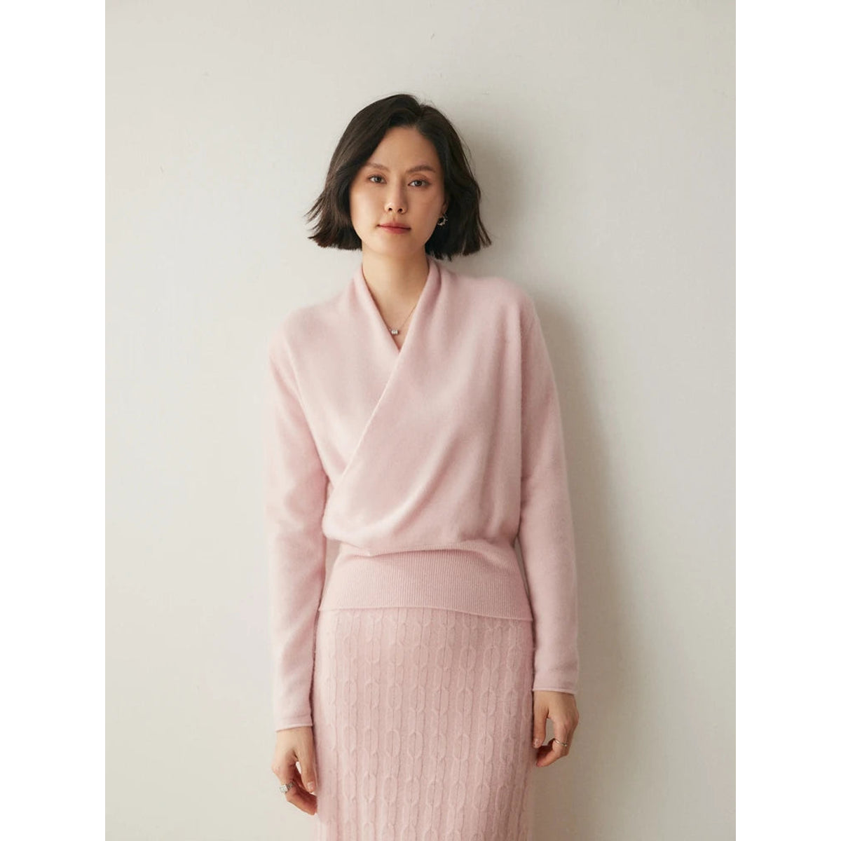 Luxe Cashmere Sweater Women Sophisticated Silhouette Comfortable Fit 8