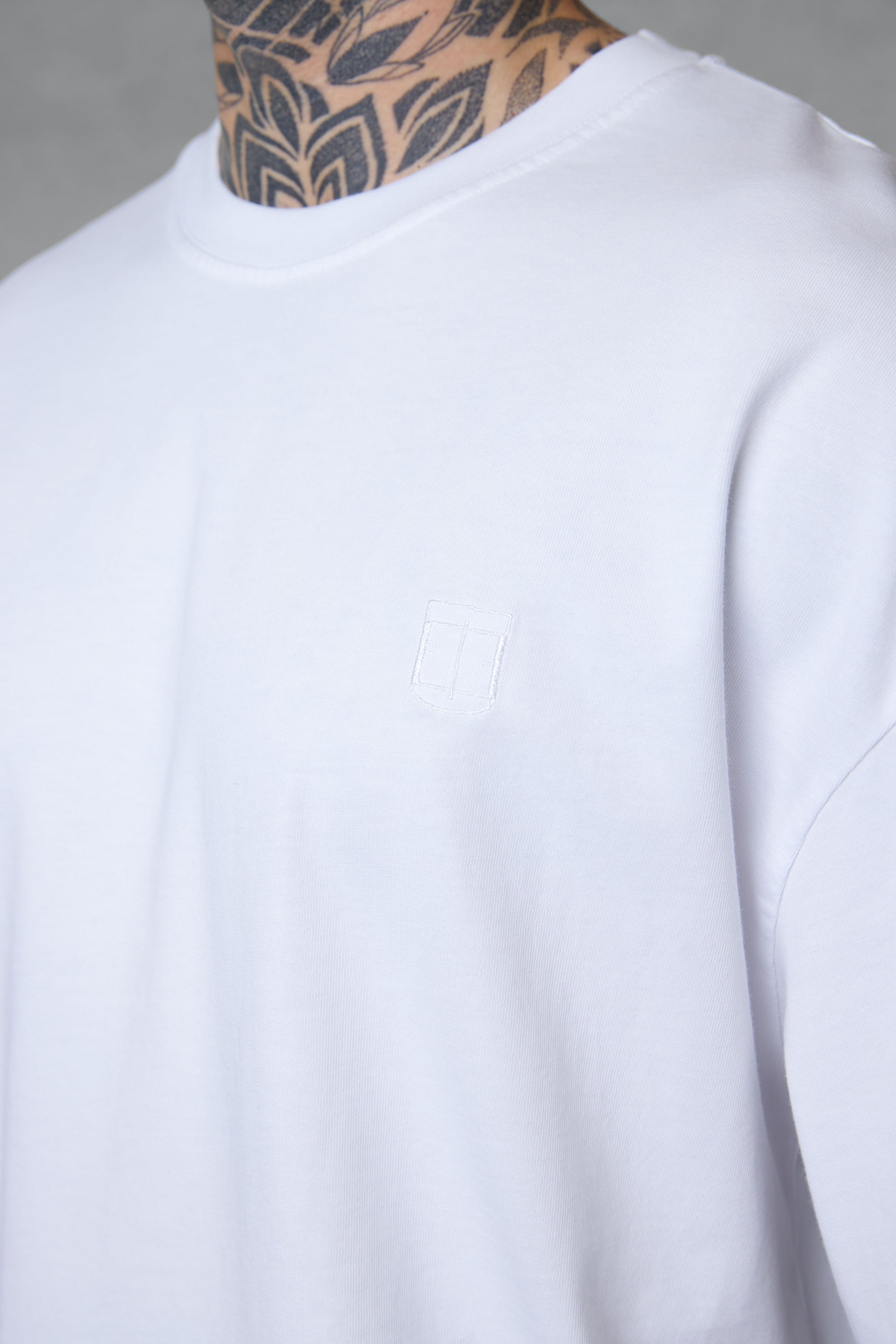 Minimalist Streetwear Oversized T-Shirt - Soft Cotton, Dropped Shoulder Fit 1