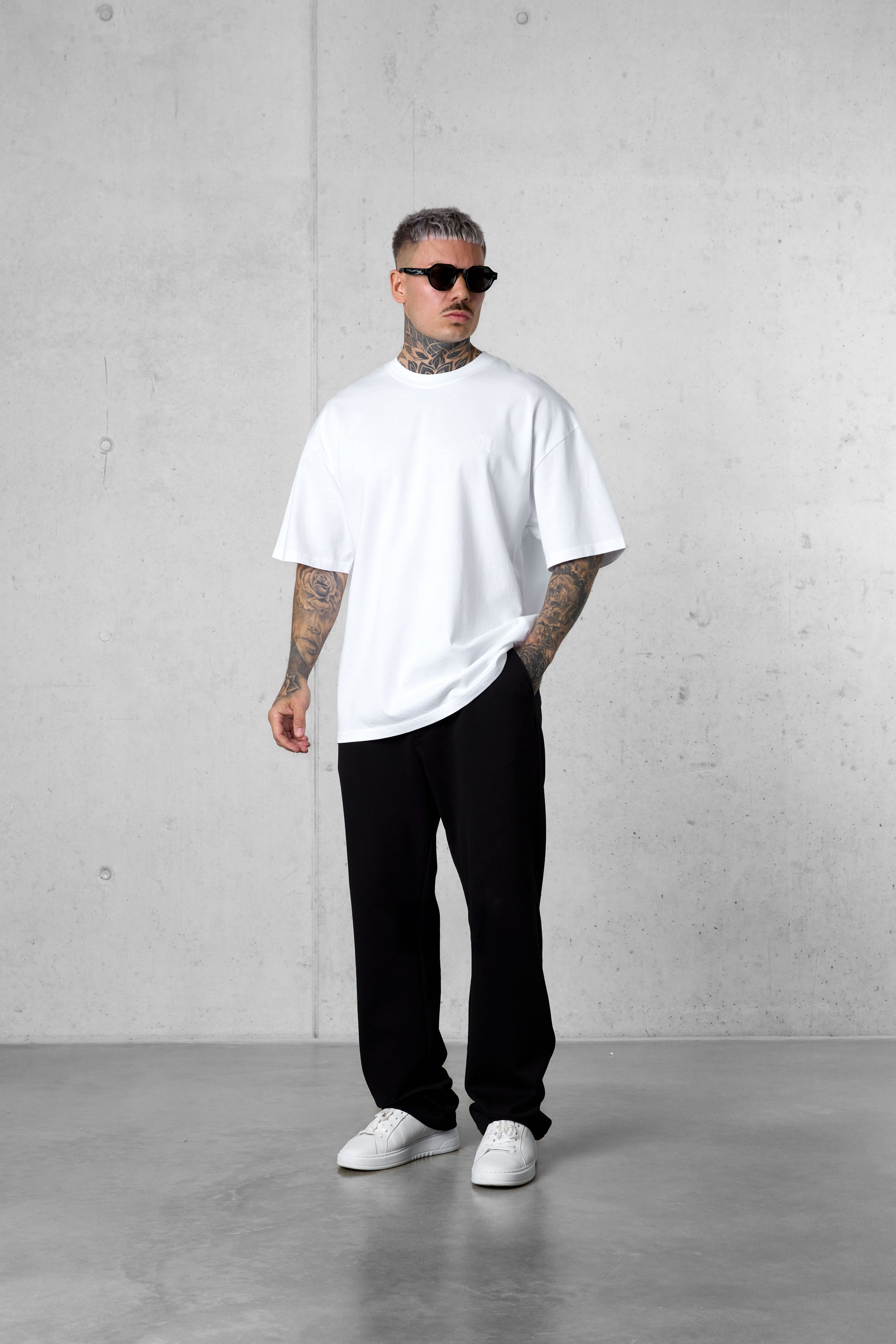 Minimalist Streetwear Oversized T-Shirt - Soft Cotton, Dropped Shoulder Fit 2