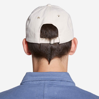 Minimalist Unisex Baseball Cap - Curved Brim, Adjustable Fit, Breathable Fabric 3