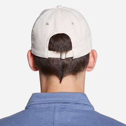 Minimalist Unisex Baseball Cap - Curved Brim, Adjustable Fit, Breathable Fabric 3