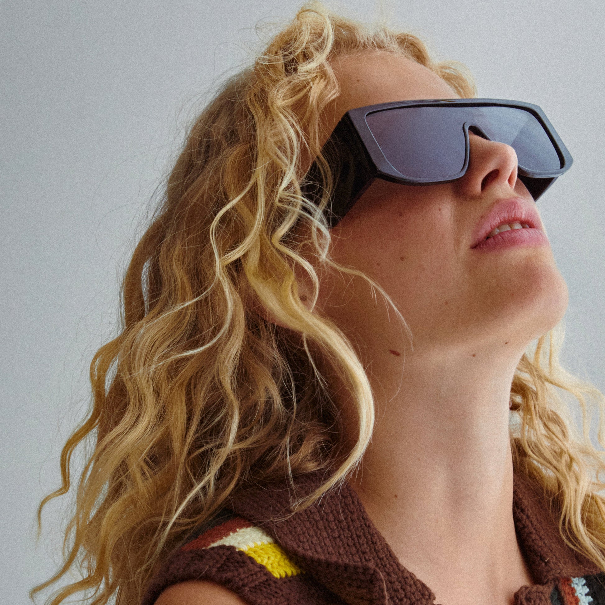 Oversized Streetwear Sunglasses - Unisex Fashion Eyewear with Dark Lenses & UV Protection 4