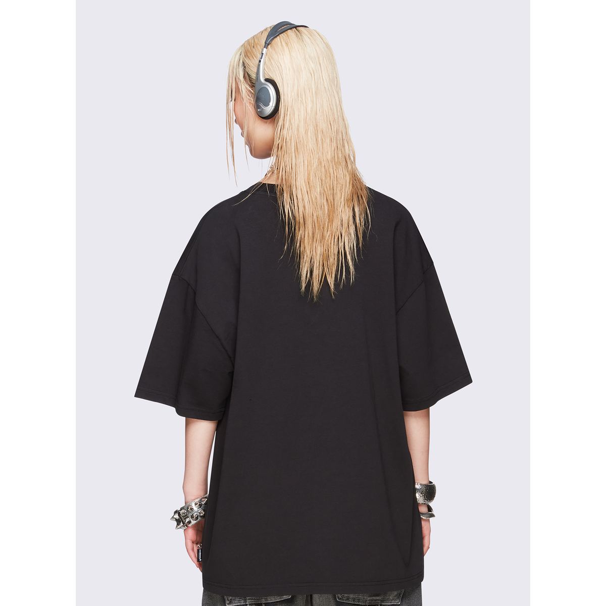 Oversized Women's T-Shirt - Soft Cotton Graphic Tee with Dropped Shoulder Style 2