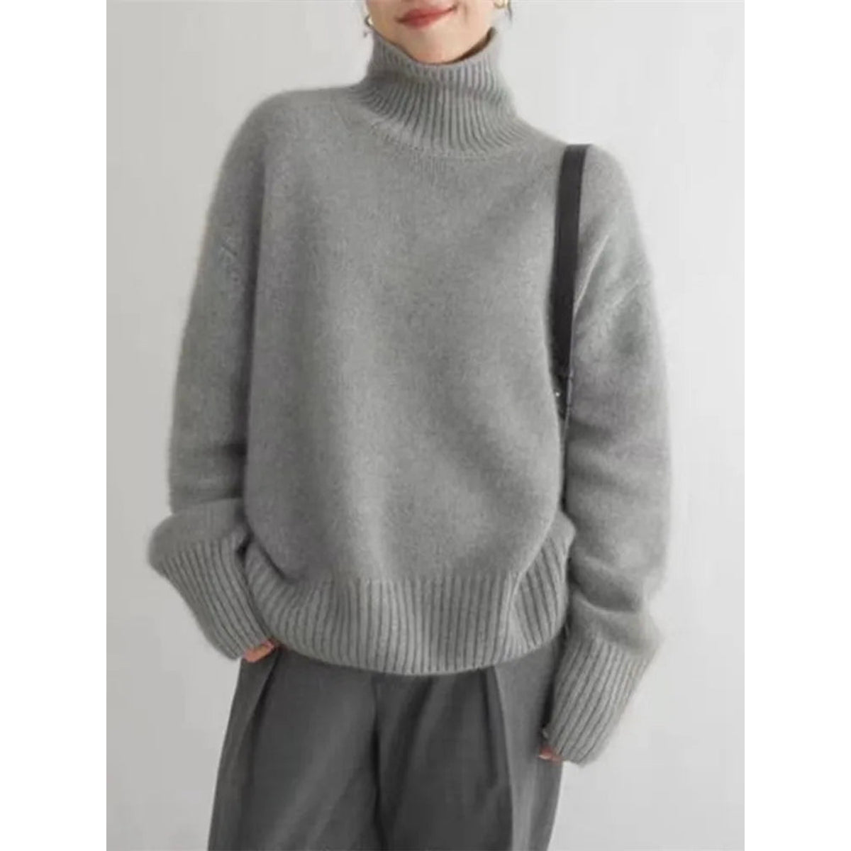 Roll Collar Cashmere Sweater Classic Turtleneck Warmth Elegant Design 3