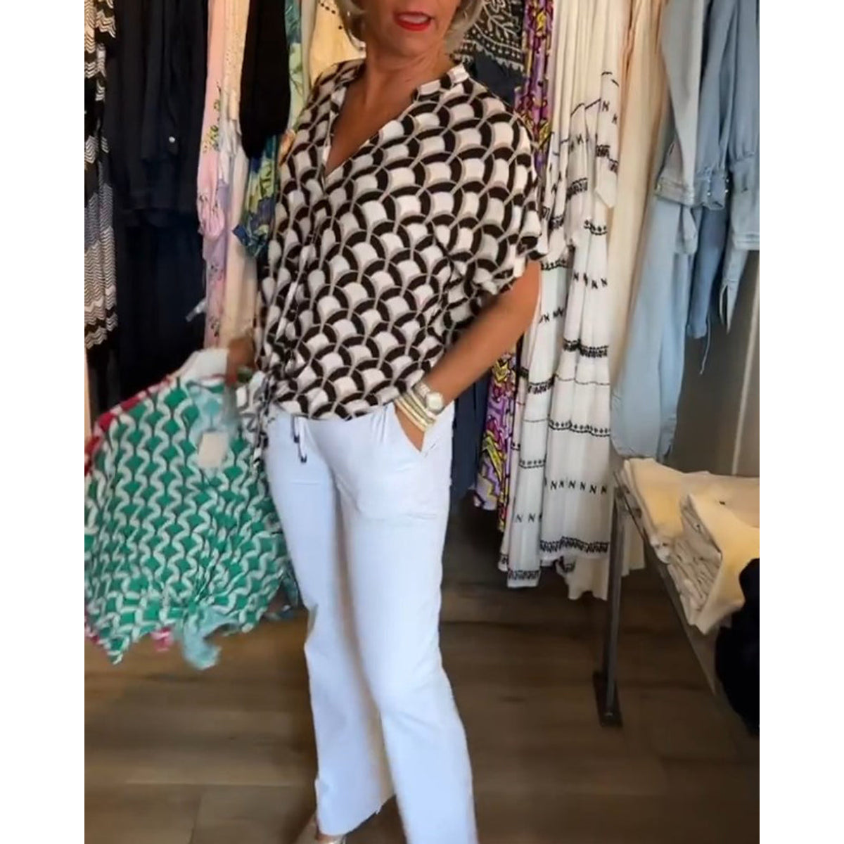 Short-Sleeved V-Neck Printed Casual Top Women Spring Summer Blouse 2