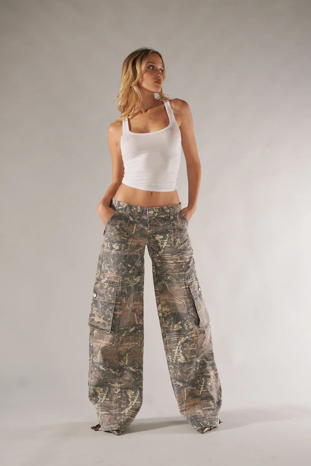 Urban Style - High Waist Camo Cargo Pants for Women with Utility Pockets 0