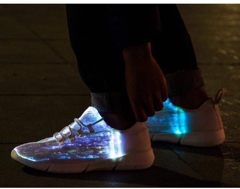 LED leuchtende Turnschuhe